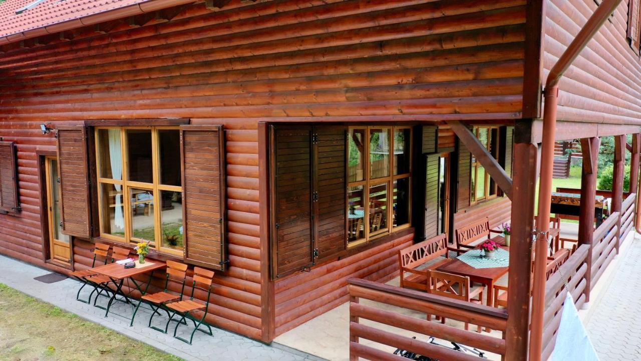 Platan Vendeghaz Villa Izvoare  Exteriör bild