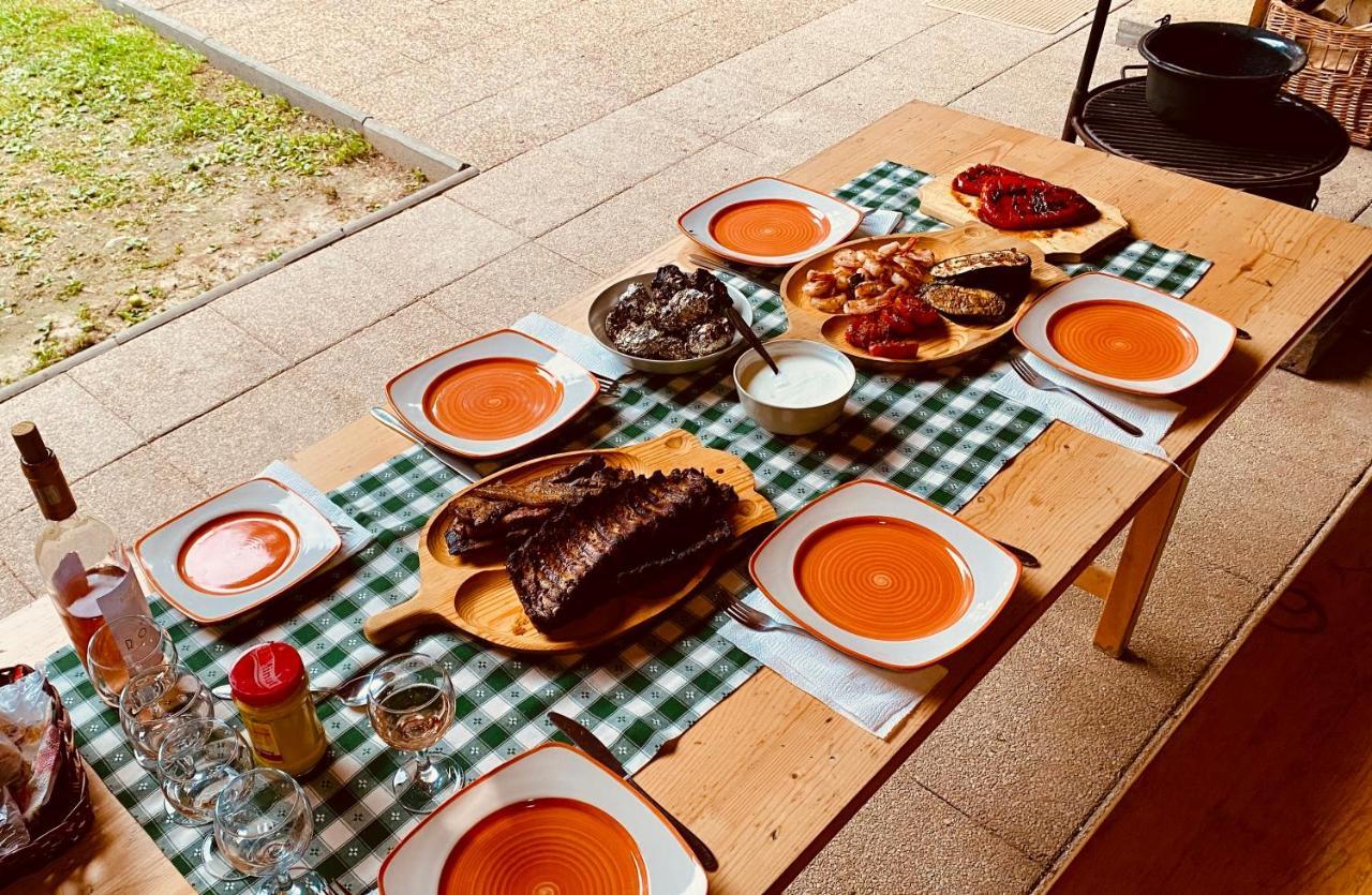 Platan Vendeghaz Villa Izvoare  Exteriör bild
